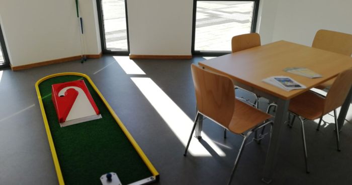 Minigolfbahn im Büro